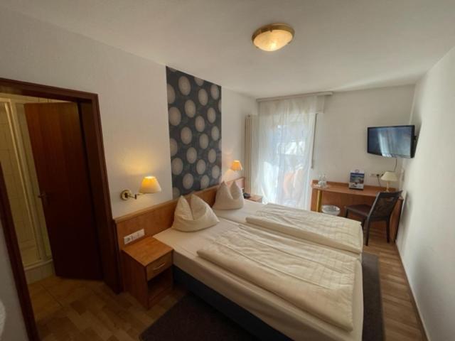 Hotel Ebnet Mutterstadt Esterno foto