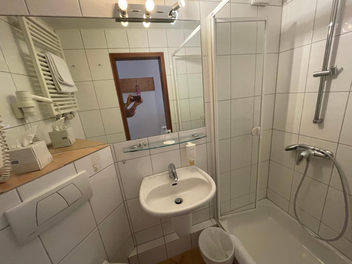 Hotel Ebnet Mutterstadt Esterno foto
